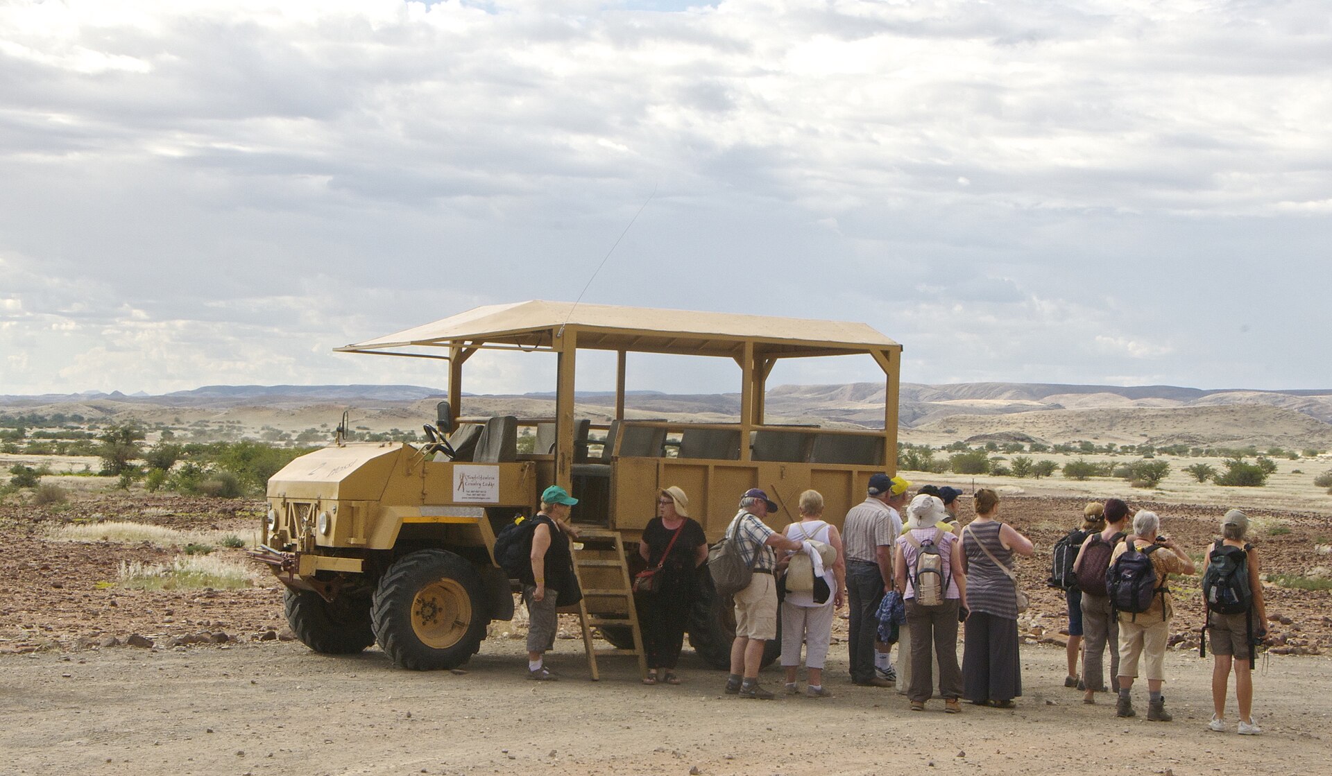 Etosha for solo travellers — Guided safari vehicle for solo travellers in Etosha National Park